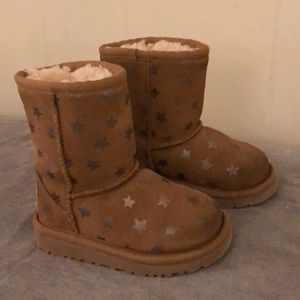 Toddler UGG boots with metallic star print